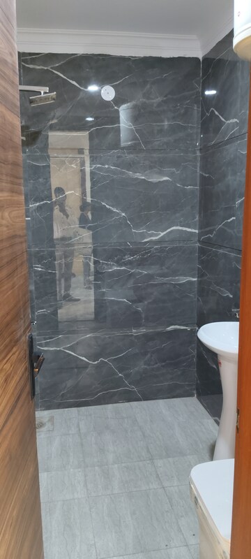 Master Bedroom in 3 BHK Builder Floor at Chattarpur – for Sale