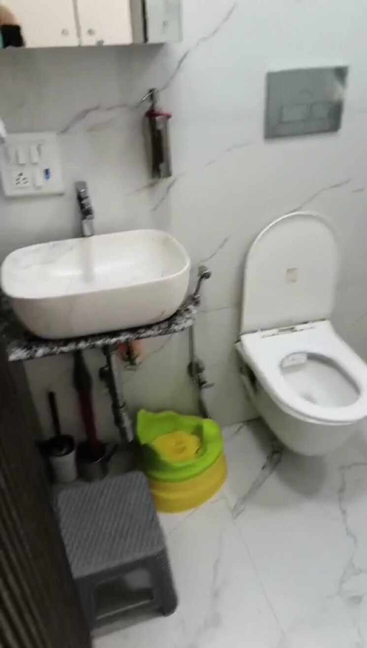 Bathroom, akash-darshan 2 Bedroom 900 Sq.Ft. Apartment In Santacruz East Mumbai 7413216