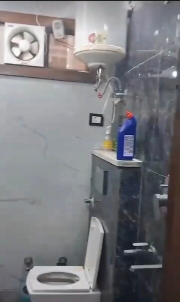 Furnished Amenities in 3 BHK Builder Floor at Uttam Nagar – for Sale