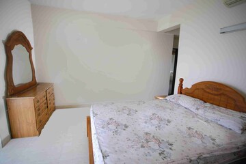Bedroom in 4 BHK Apartment at Marine Drive – for Sale