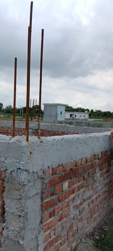  Plot For Sale in Bhopani Village