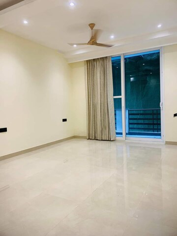 Room in 3 BHK Builder Floor at Ardee City, Sector 52 – for Sale