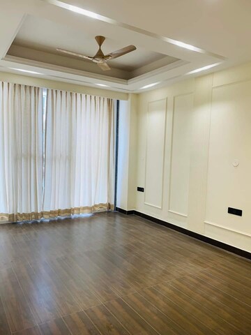 Room in 3 BHK Builder Floor at Ardee City, Sector 52 – for Sale