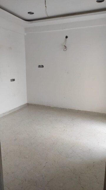 Room in 2 BHK Apartment at Besa Pipla rd – for Sale