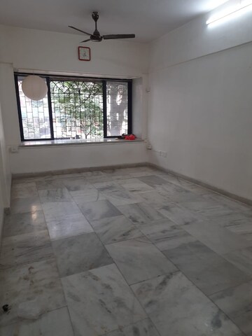 Room in 3 BHK Apartment at Juhu Abhishek Chs Ltd, Andheri West – for Sale
