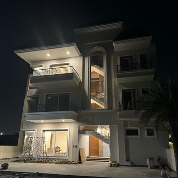 5 BHK Builder Floor – Exterior View View at South Mullanpur - for Sale
