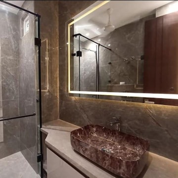 Attached Bathroom in 3 BHK Builder Floor at Igi Airport Area – for Sale