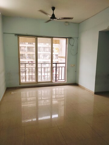 Room in 1.5 BHK Apartment at Rosa Gardenia, Ghodbunder Road – for Sale