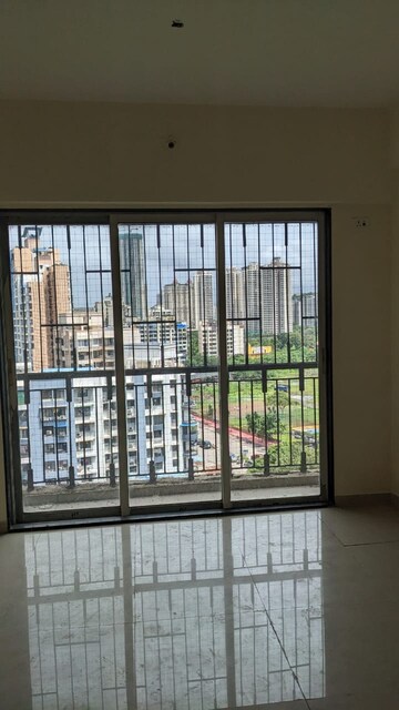 Room in 1 BHK Apartment at Vihang Valley Phase 2, Kasarvadavali – for Sale