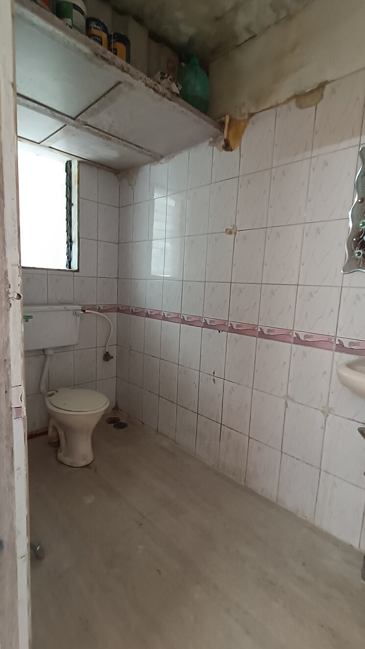 Bathroom, royal-palms-garden-view 1 Bedroom 523 Sq.Ft. Apartment In Goregaon East Mumbai 7414506