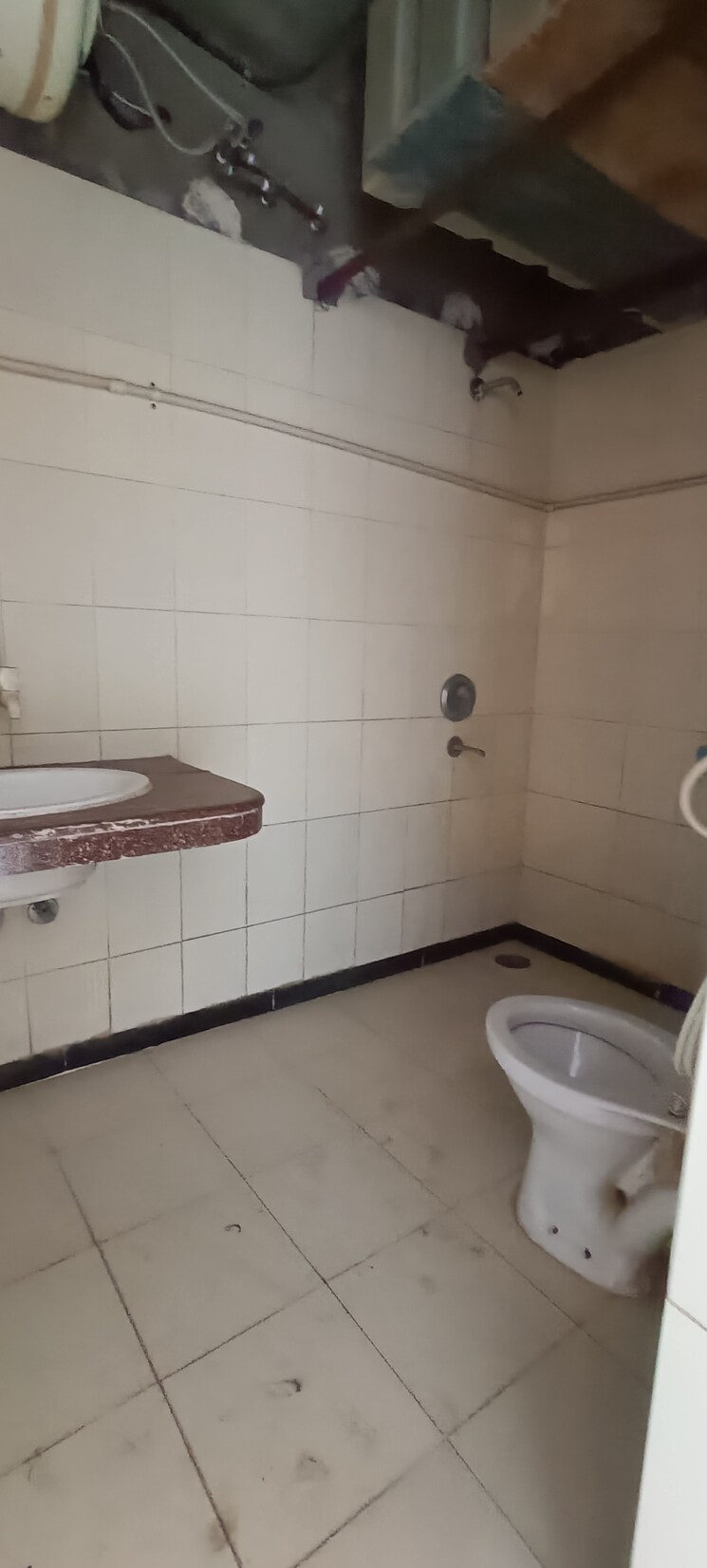 Bathroom, royal-palms-garden-view 3 Bedroom 1278 Sq.Ft. Apartment In Goregaon East Mumbai 7414544