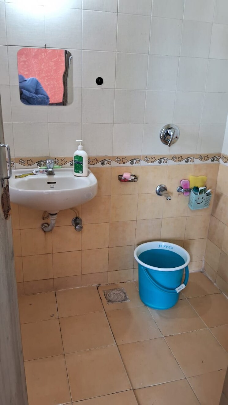 Bathroom, raunak-laxmi-narayan-residency 2 Bedroom 770 Sq.Ft. Apartment In Pokhran Road No Two Thane 7414710