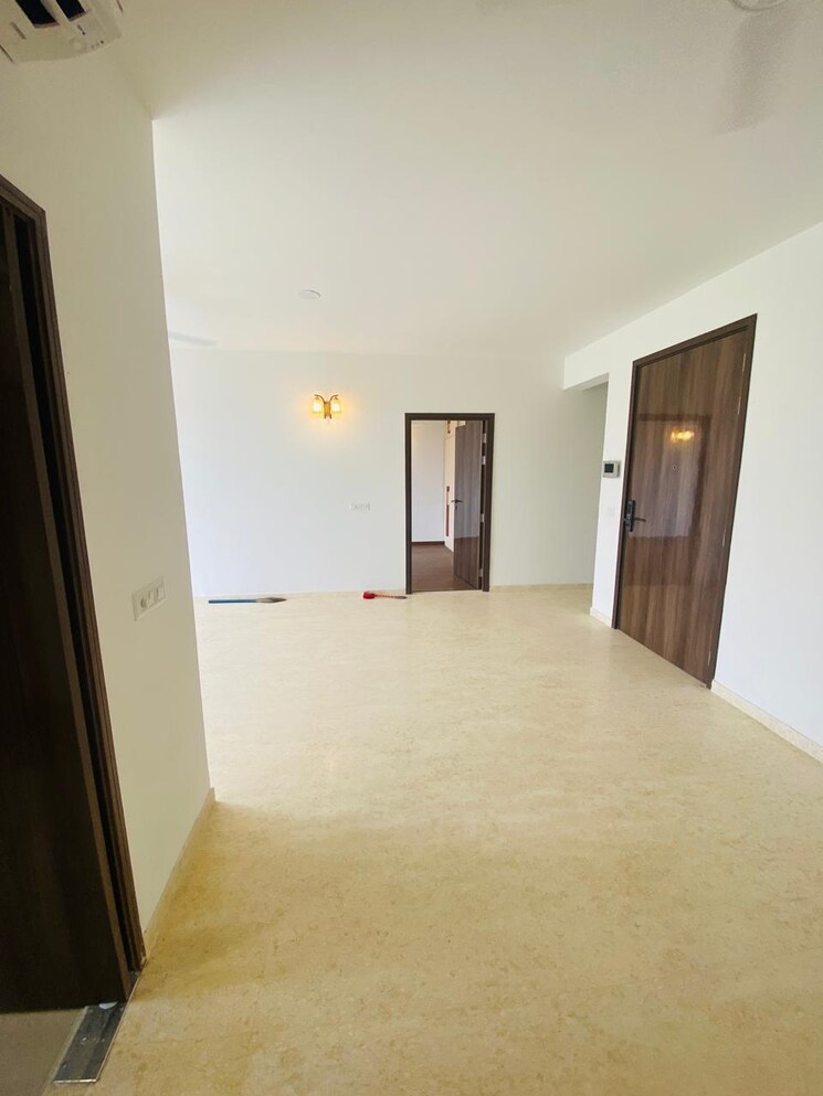 Room, rof-ananda 2.5 Bedroom 739 Sq.Ft. Apartment In Sector 95 Gurgaon 7414783