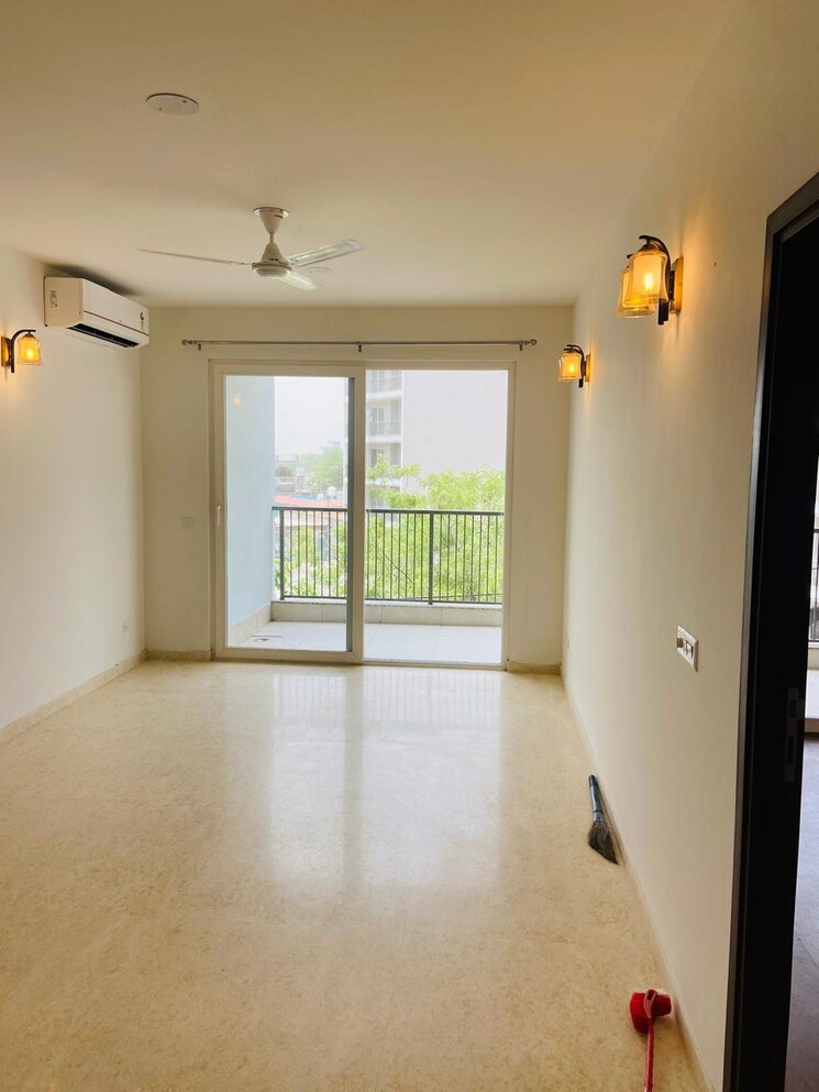 Room, rof-ananda 2.5 Bedroom 739 Sq.Ft. Apartment In Sector 95 Gurgaon 7414783