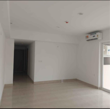 Room in 2 BHK Apartment at Signature Global City, Sector 37d – for Sale
