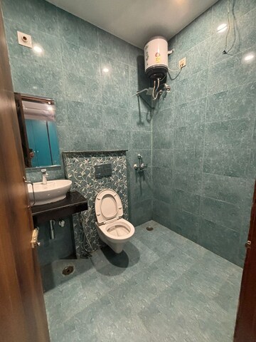Attached Bathroom in 3.5 BHK Apartment at Aerocity – for Sale