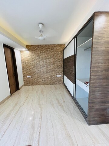 Room in 3 BHK Builder Floor at Sector 49 – for Sale