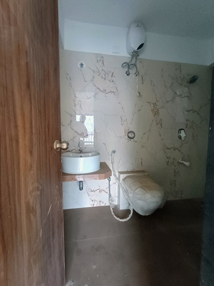 Bathroom, sabri-building-apartment 3 Bedroom 1880 Sq.Ft. Apartment In Chembur Mumbai 7415651