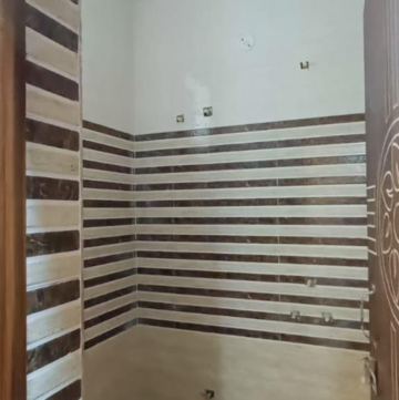 Attached Bathroom in 2 BHK Builder Floor at Modipuram – for Sale