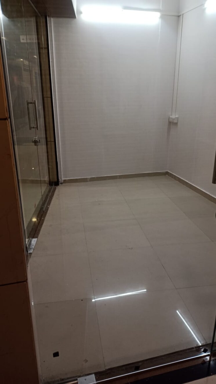 Room, rustomjee-eaze-zone-mall Commercial Office Space 174 Sq.Ft. In Malad West Mumbai 7416415