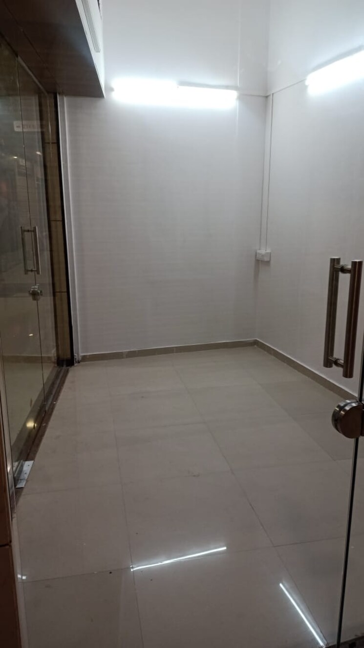 Room, rustomjee-eaze-zone-mall Commercial Office Space 174 Sq.Ft. In Malad West Mumbai 7416415