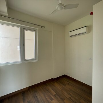 Room in 3 BHK Apartment at Conscient Heritage Max, Sector 102 – for Sale