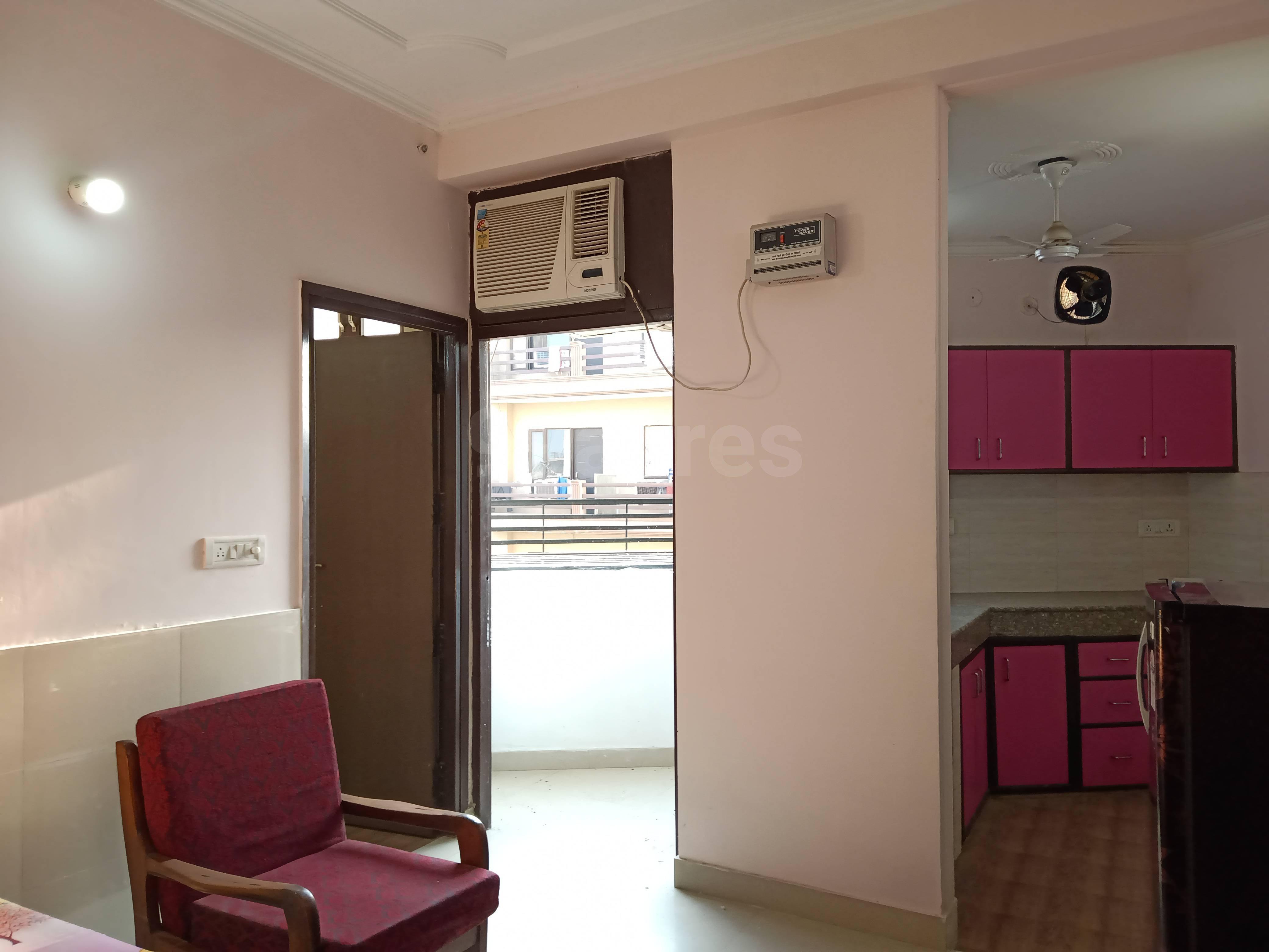 Rental 1 Bedroom 300 Sq.Ft. Builder Floor in Rohini Sector 3 Delhi 7477568
