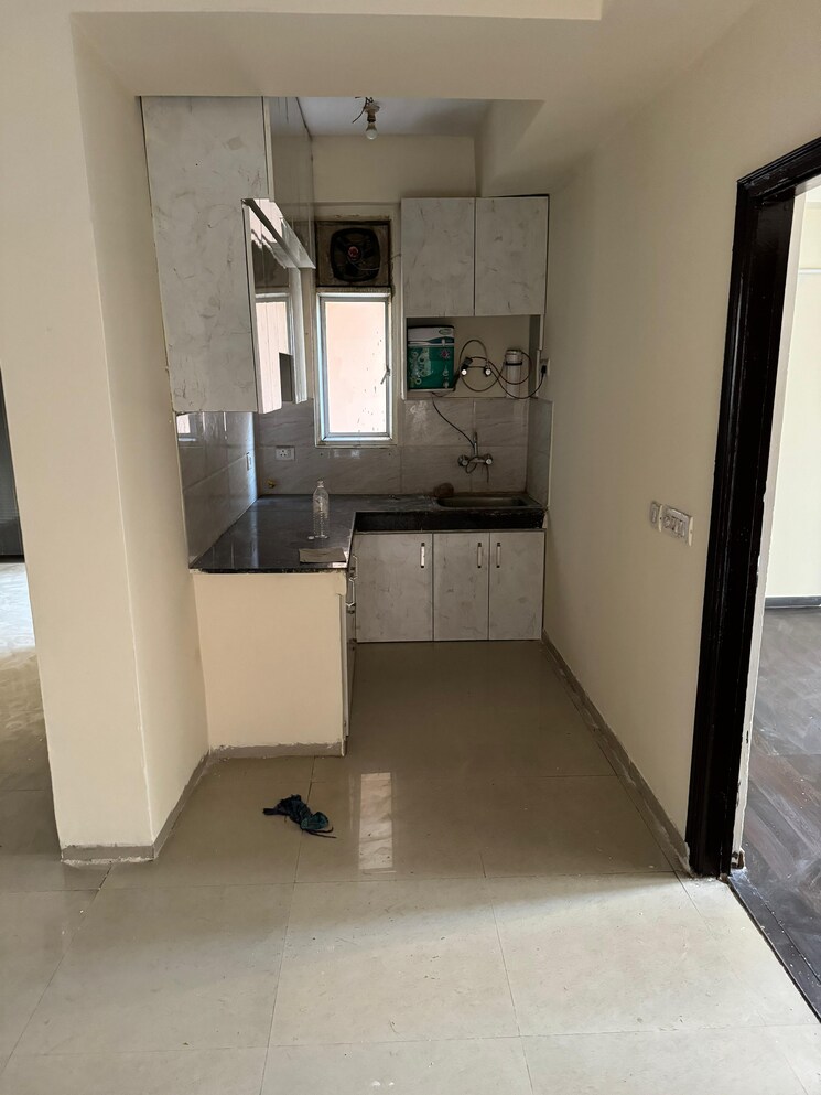 Bathroom, ajnara-le-garden 2 Bedroom 875 Sq.Ft. Apartment In Sector 16b Greater Noida Greater Noida 7416846