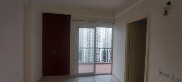 Room in 3 BHK Apartment at Maxblis White House-II, Sector 75 – for Sale