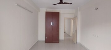 Room in 3 BHK Apartment at Maxblis White House-II, Sector 75 – for Sale