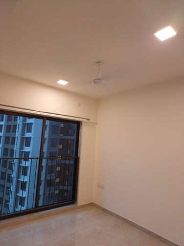 Room in 1 BHK Apartment at Sunteck One World, Naigaon East – for Sale