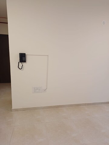 Room in 1 BHK Apartment at Sunteck One World, Naigaon East – for Sale
