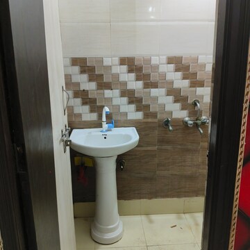 Master Bedroom in 1 BHK Builder Floor at Uttam Nagar – for Rent