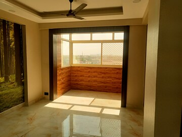 Room in 3.5 BHK Apartment at Raj Nagar Extension – for Sale