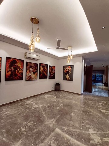 Room in 3 BHK Builder Floor at Ansal Sushant Aquapolis, Dundahera – for Sale