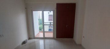 Room in 3 BHK Apartment at Maxblis White House-II, Sector 75 – for Sale