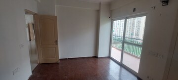 Room in 3 BHK Apartment at Maxblis White House-II, Sector 75 – for Sale