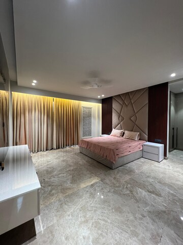 Bedroom in 4 BHK Builder Floor at Ansal Sushant Lok I, Sector 43 – for Sale