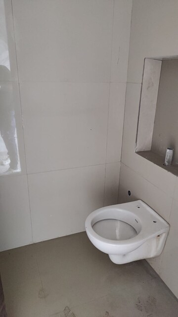 Bathroom in 6 BHK Apartment at Lake Front Solitaire, Powai – for Sale