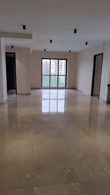 Room in 6 BHK Apartment at Lake Front Solitaire, Powai – for Sale
