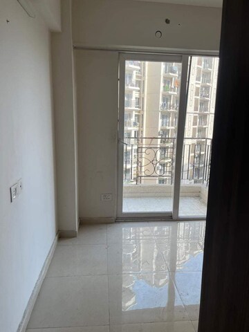 Room in 2 BHK Apartment at Signature Global The Millennia, Sector 37d – for Sale