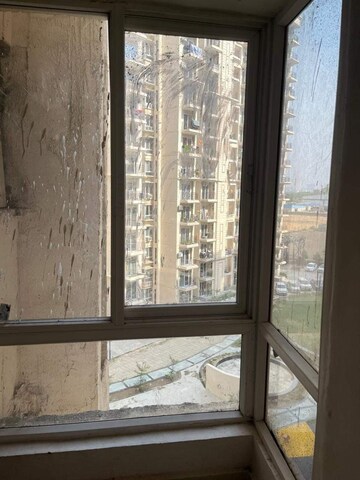 Room in 2 BHK Apartment at Signature Global The Millennia, Sector 37d – for Sale