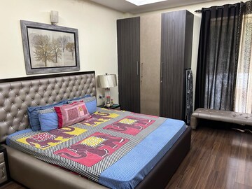 Bedroom in 3.5 BHK Builder Floor at Ansal Sushant Lok I, Sector 43 – for Sale
