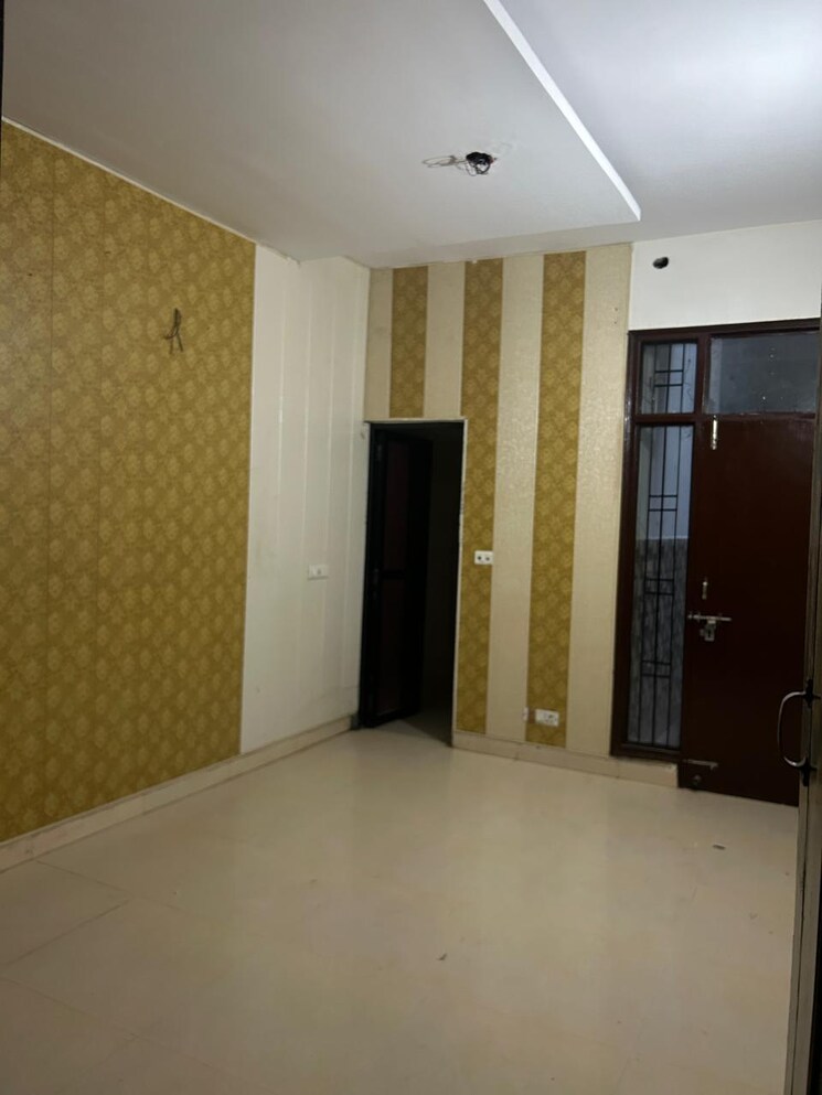 Room, dhakoli 3 Bedroom 1800 Sq.Ft. Apartment In Dhakoli Zirakpur 7418363