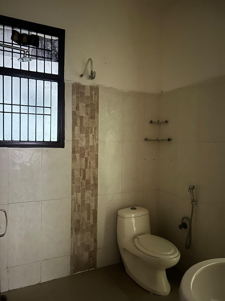 Bathroom, dhakoli 3 Bedroom 1800 Sq.Ft. Apartment In Dhakoli Zirakpur 7418363