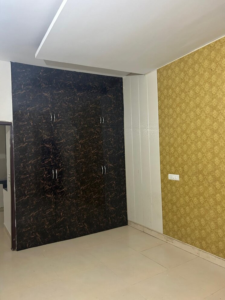 Room, dhakoli 3 Bedroom 1800 Sq.Ft. Apartment In Dhakoli Zirakpur 7418363