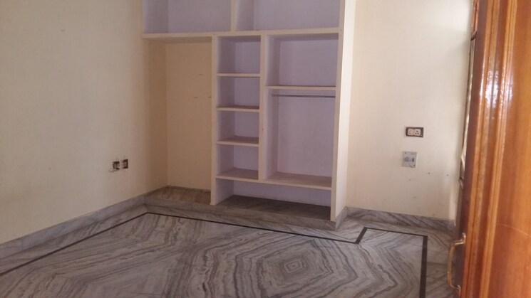 Room, sigra Commercial Office Space 450 Sq.Ft. In Sigra Varanasi 7418410