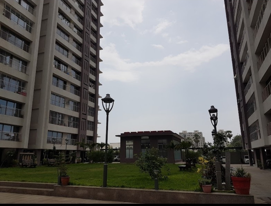 3 BHK + Pooja Room,Servant Room,Study Room Apartment For Sale in Total New Furnished 3 Bhk