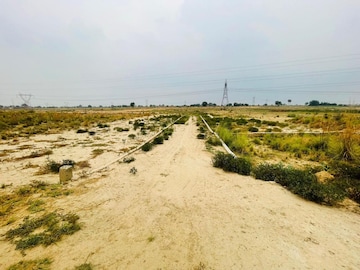 Plot Area in  Plot at Kursi Road – for Rent