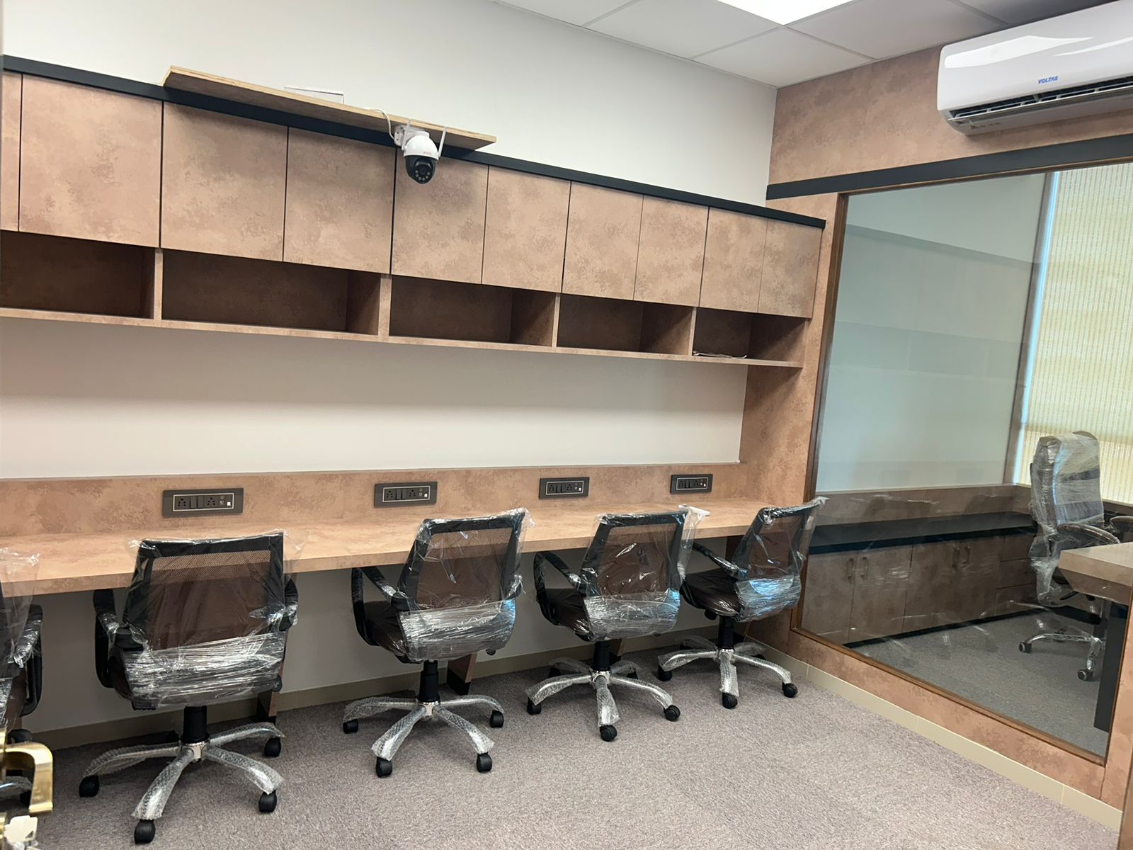 Office Space For Rent in Sunteck Crest